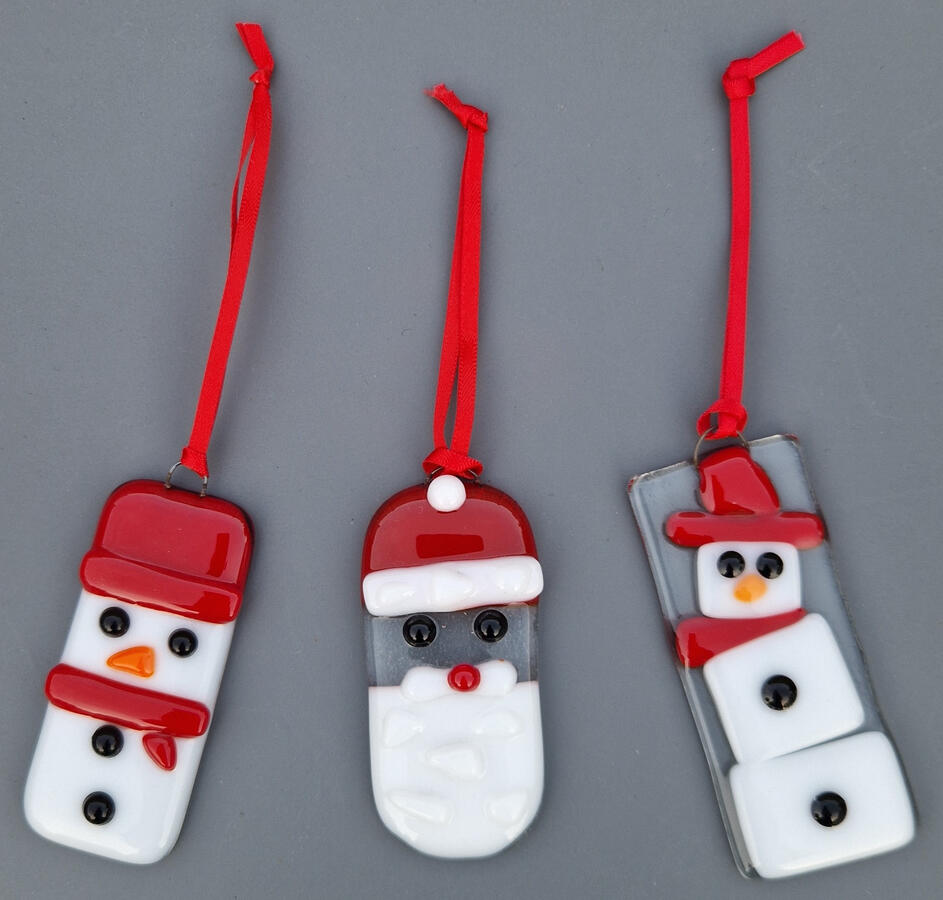 Three Snowmen with hanging loops Three Types of Snowmen